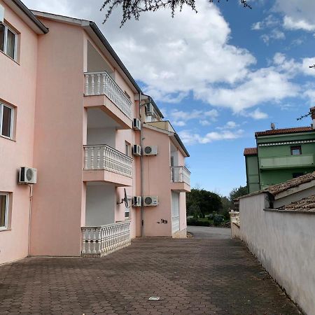 Apartman Dobric Fažana Exteriör bild