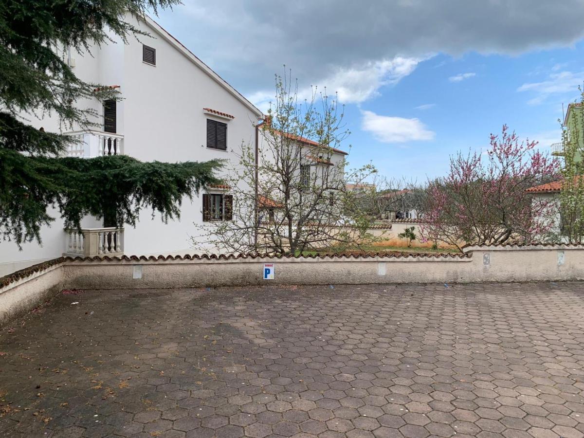 Apartman Dobric Fažana Exteriör bild